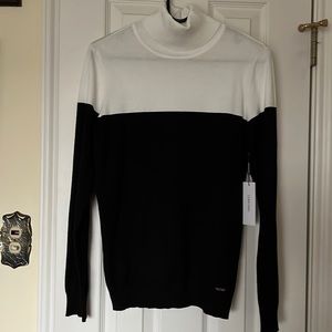 Calvin Klein Turtle Neck Sweater NWT Size M